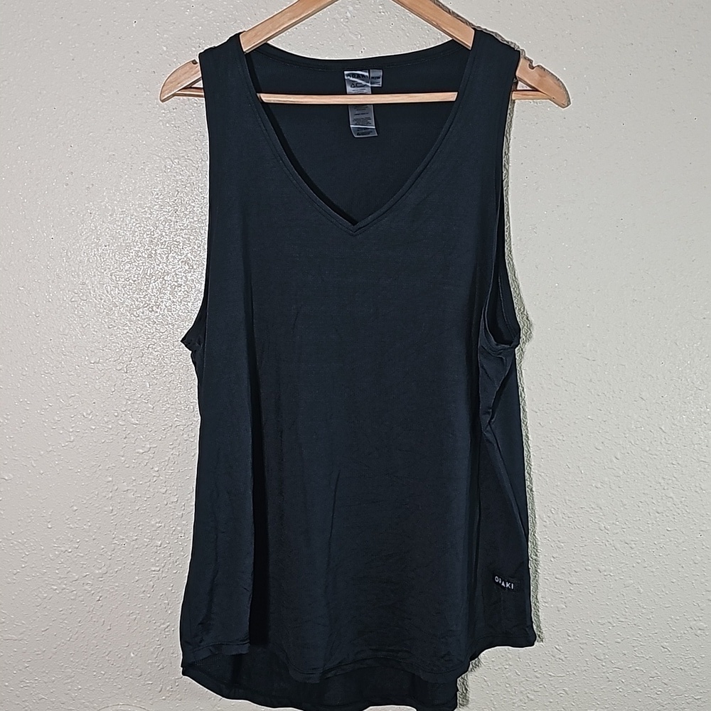 Oraki Muscle Shirt.